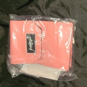 Kendall + Kylie Womens Cellphone Crossbody